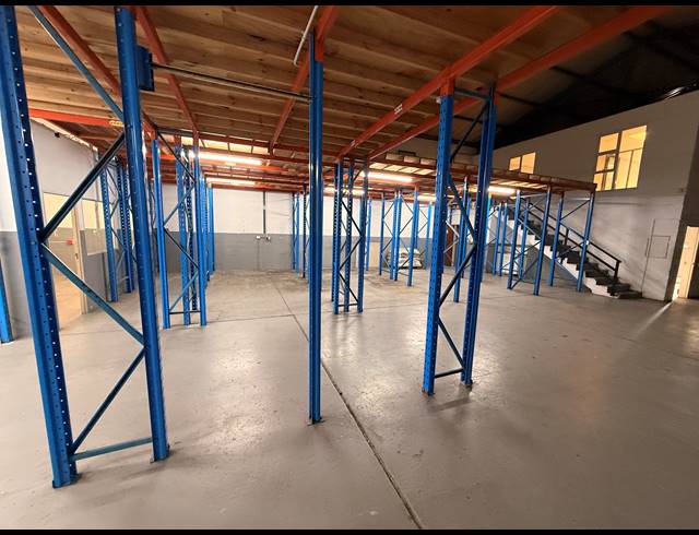 380M² WAREHOUSE TO LET IN PAROW INDUSTRIAL